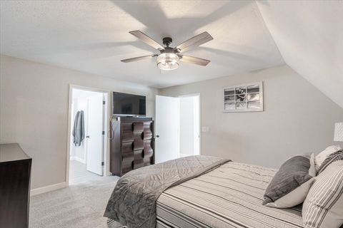 Tiny photo for 6 Kenfield Circle, Bloomington, IL 61704 (MLS # 12620032)