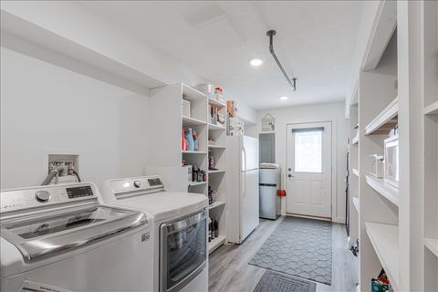 Tiny photo for 6 Kenfield Circle, Bloomington, IL 61704 (MLS # 12620032)