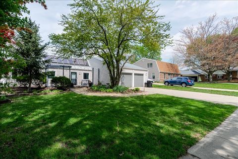 Tiny photo for 6 Kenfield Circle, Bloomington, IL 61704 (MLS # 12620032)
