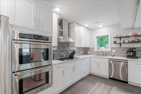 Tiny photo for 6 Kenfield Circle, Bloomington, IL 61704 (MLS # 12620032)