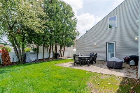 Tiny photo for 6 Kenfield Circle, Bloomington, IL 61704 (MLS # 12620032)