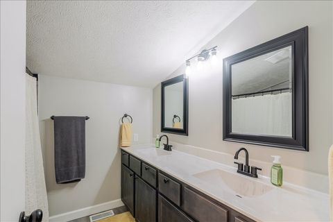 Tiny photo for 6 Kenfield Circle, Bloomington, IL 61704 (MLS # 12620032)