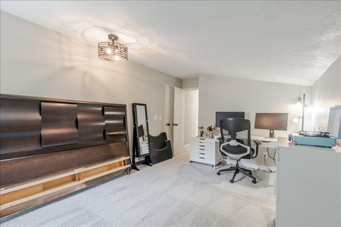 Tiny photo for 6 Kenfield Circle, Bloomington, IL 61704 (MLS # 12620032)