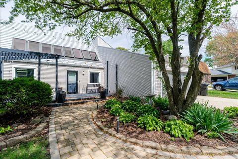 Tiny photo for 6 Kenfield Circle, Bloomington, IL 61704 (MLS # 12620032)