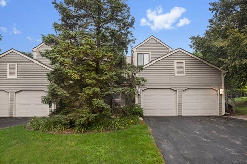 Photo of 488 White Oak Lane, Lake Barrington, IL 60010 (MLS # 12729395)