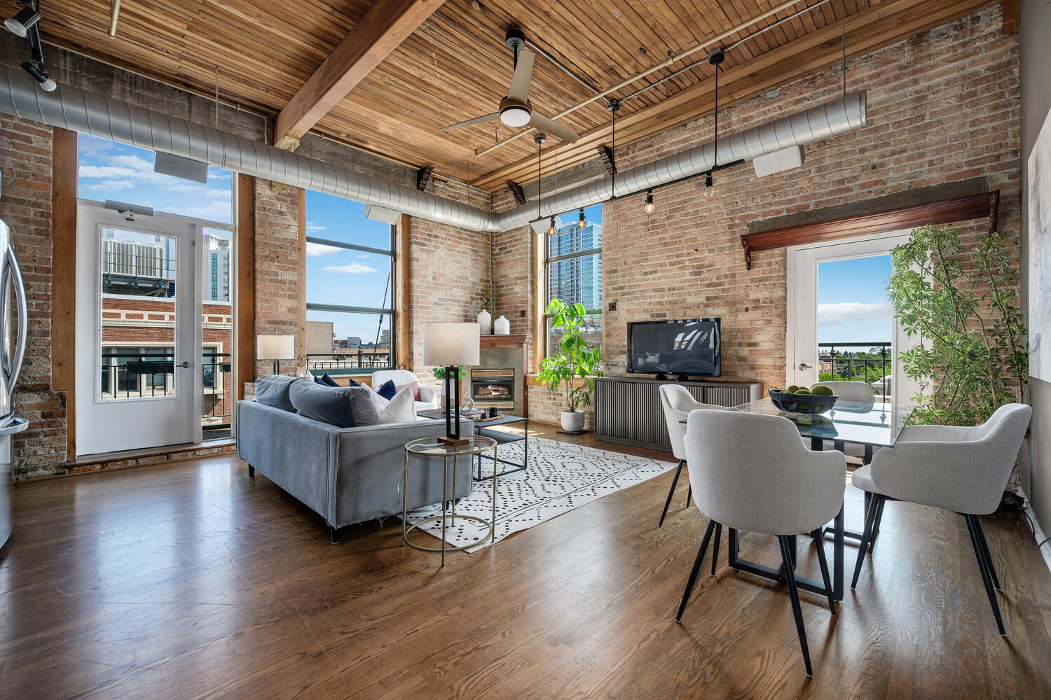 1801 S Michigan Avenue 507