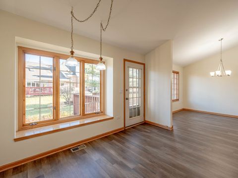 Tiny photo for 6709 Pondview Drive, Tinley Park, IL 60477 (MLS # 12516680)