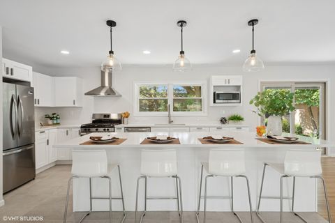 Tiny photo for 30 Crescent Drive, Glenview, IL 60025 (MLS # 12580551)