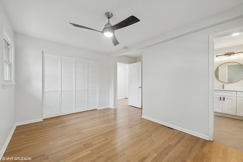 Tiny photo for 30 Crescent Drive, Glenview, IL 60025 (MLS # 12580551)