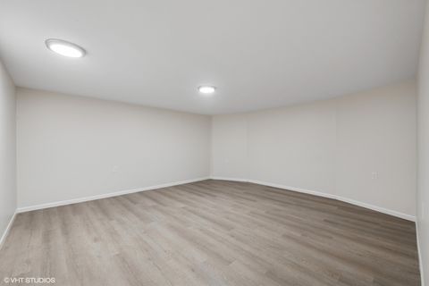 Tiny photo for 30 Crescent Drive, Glenview, IL 60025 (MLS # 12580551)