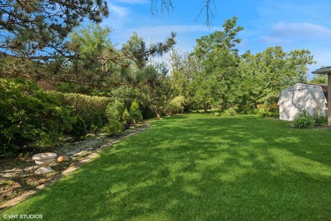 Tiny photo for 30 Crescent Drive, Glenview, IL 60025 (MLS # 12580551)