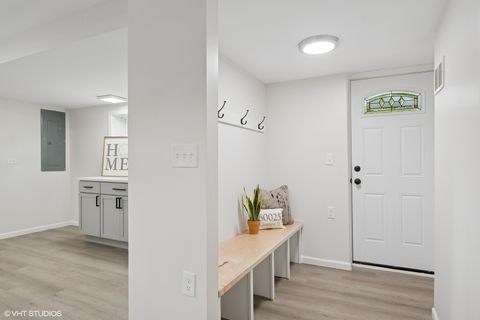 Tiny photo for 30 Crescent Drive, Glenview, IL 60025 (MLS # 12580551)