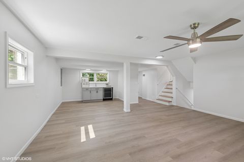 Tiny photo for 30 Crescent Drive, Glenview, IL 60025 (MLS # 12580551)