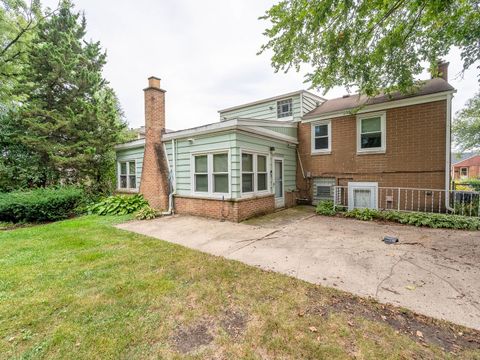 Tiny photo for 465 S Elizabeth Street, Lombard, IL 60148 (MLS # 12475541)