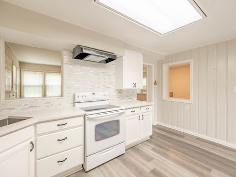Tiny photo for 465 S Elizabeth Street, Lombard, IL 60148 (MLS # 12475541)