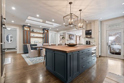 Tiny photo for 4427 N Hermitage Avenue, Chicago, IL 60640 (MLS # 12589776)