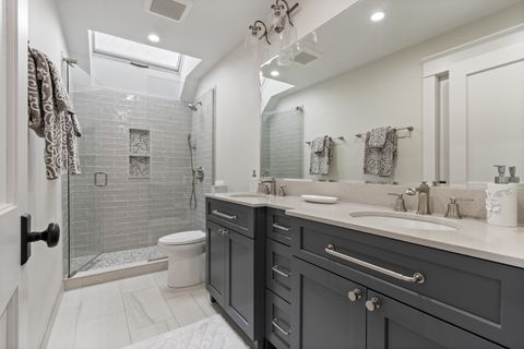 Tiny photo for 4427 N Hermitage Avenue, Chicago, IL 60640 (MLS # 12589776)