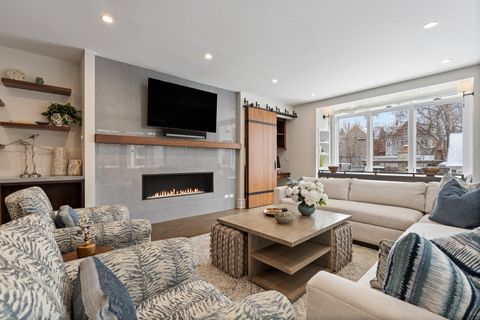 Tiny photo for 4427 N Hermitage Avenue, Chicago, IL 60640 (MLS # 12589776)