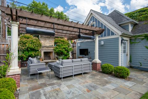 Tiny photo for 4427 N Hermitage Avenue, Chicago, IL 60640 (MLS # 12589776)