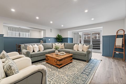 Tiny photo for 4427 N Hermitage Avenue, Chicago, IL 60640 (MLS # 12589776)