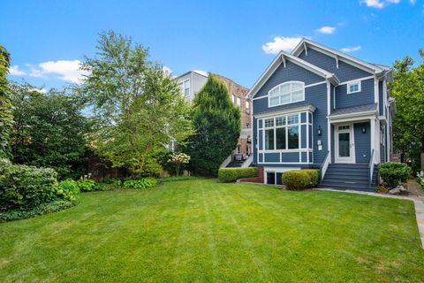 Tiny photo for 4427 N Hermitage Avenue, Chicago, IL 60640 (MLS # 12589776)