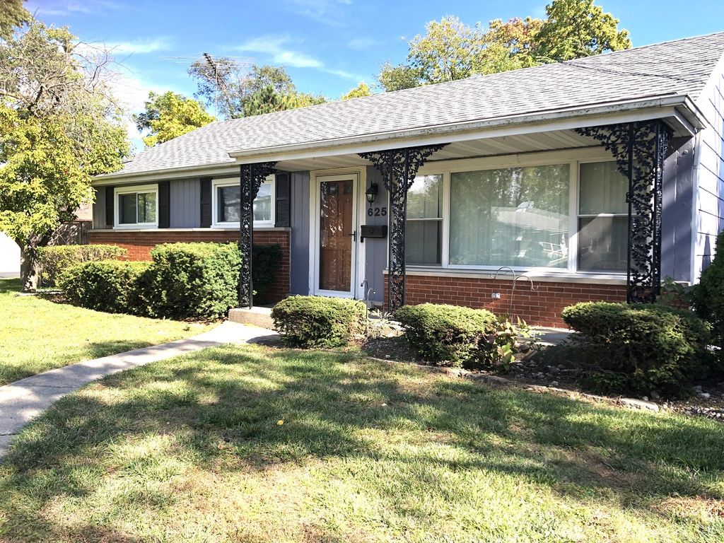 Photo for 625 S Yale Avenue, Addison, IL 60101 (MLS # 12494759)