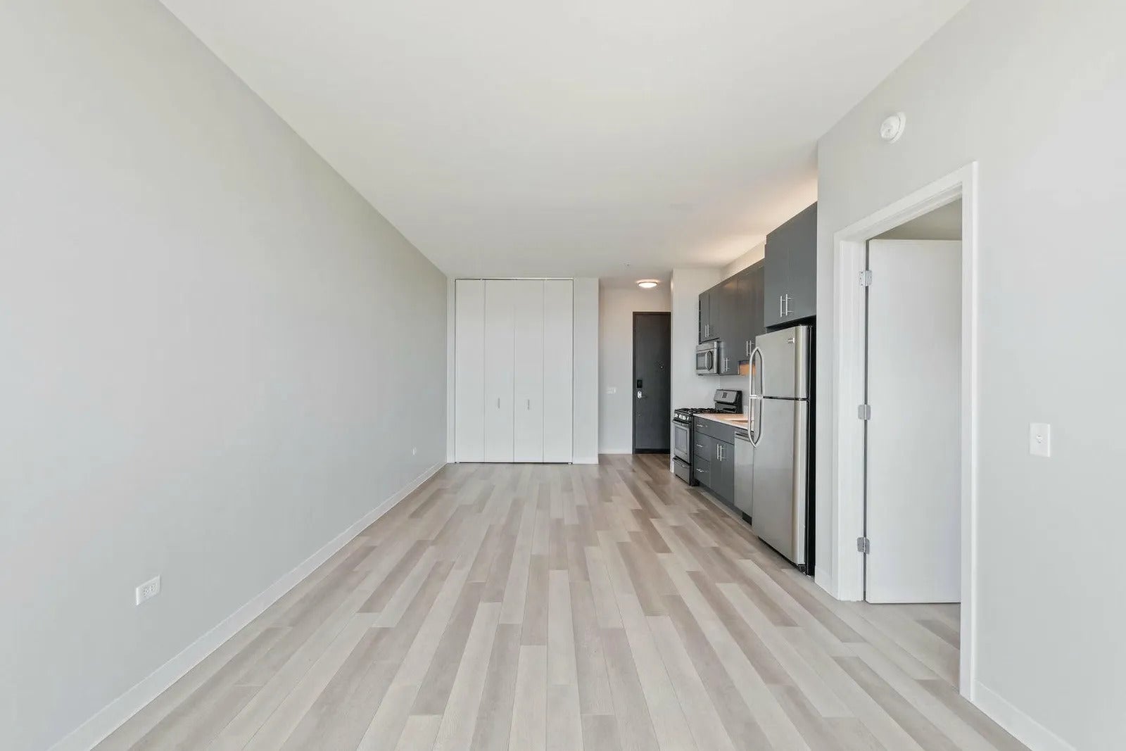 2211 N Milwaukee Avenue 307