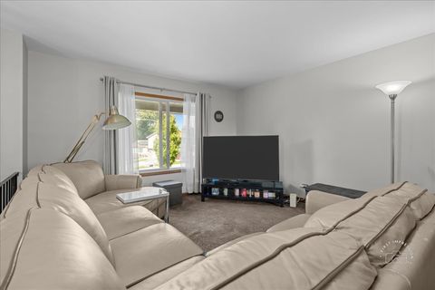 Tiny photo for 222 Aspen Court, Bolingbrook, IL 60440 (MLS # 12453895)