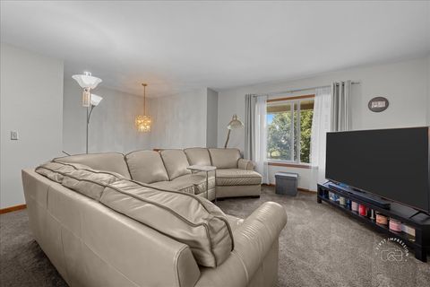 Tiny photo for 222 Aspen Court, Bolingbrook, IL 60440 (MLS # 12453895)