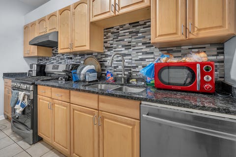Tiny photo for 6706 S Ridgeland Avenue #3C, Chicago, IL 60649 (MLS # 12686904)
