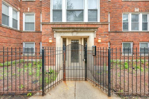 Tiny photo for 6706 S Ridgeland Avenue #3C, Chicago, IL 60649 (MLS # 12686904)