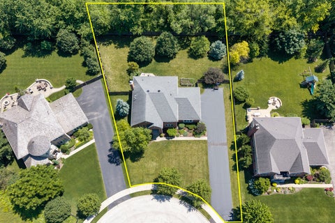 Tiny photo for 1927 Alexandra Court, Northbrook, IL 60062 (MLS # 12700886)