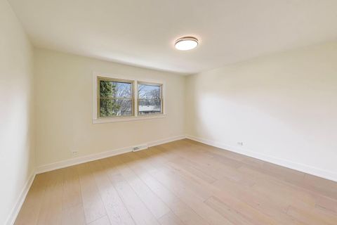 Tiny photo for 909 S Waverly Place, Mount Prospect, IL 60056 (MLS # 12587324)