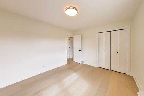 Tiny photo for 909 S Waverly Place, Mount Prospect, IL 60056 (MLS # 12587324)