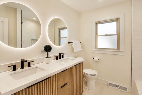 Tiny photo for 909 S Waverly Place, Mount Prospect, IL 60056 (MLS # 12587324)