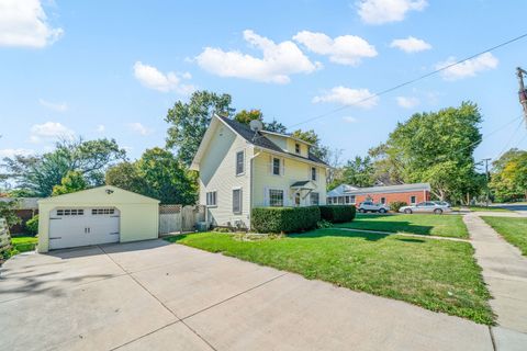 557 E Mckinley Street Hinckley IL 60520