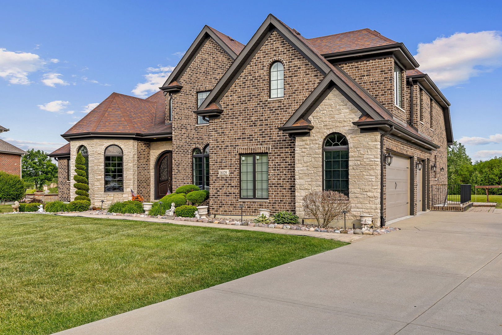 16129 W Red Cloud Drive