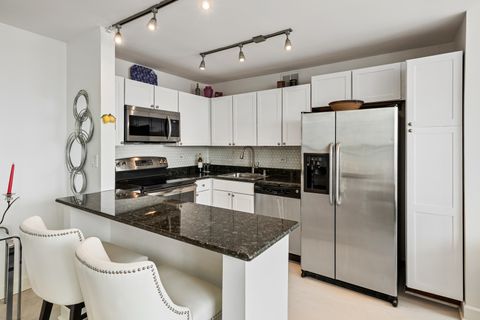 Tiny photo for 655 W IRVING PARK Road #5315, Chicago, IL 60613 (MLS # 12590028)