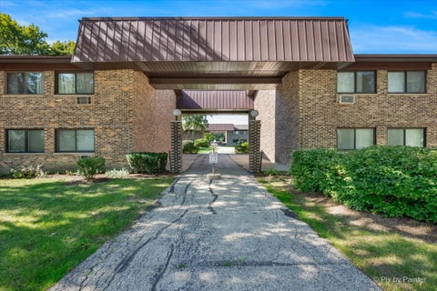 Tiny photo for 2632 N Windsor Drive #102, Arlington Heights, IL 60004 (MLS # 12773507)