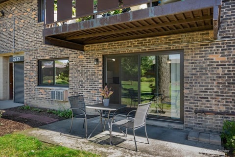 Tiny photo for 2632 N Windsor Drive #102, Arlington Heights, IL 60004 (MLS # 12773507)