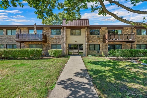Photo of 2632 N Windsor Drive #102, Arlington Heights, IL 60004 (MLS # 12773507)