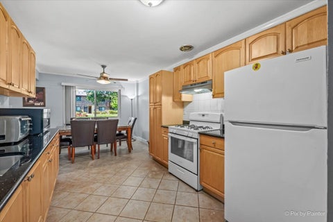 Tiny photo for 2632 N Windsor Drive #102, Arlington Heights, IL 60004 (MLS # 12773507)