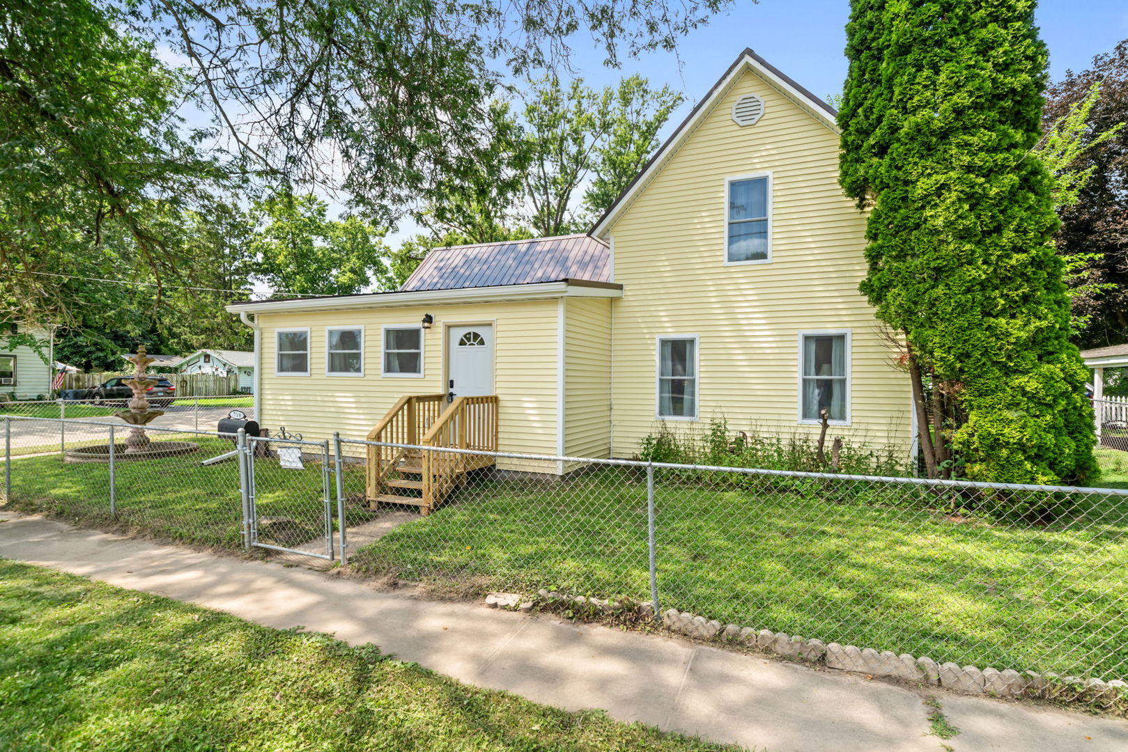 710 S 2nd Street