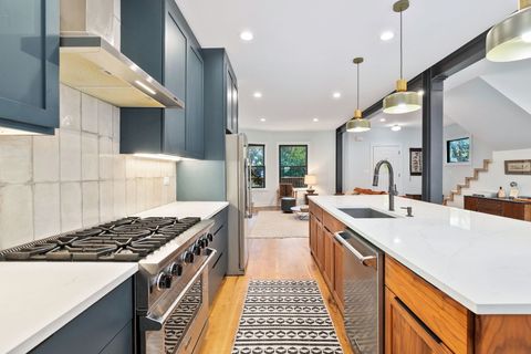 Tiny photo for 5010 N Lawndale Avenue, Chicago, IL 60625 (MLS # 12494956)