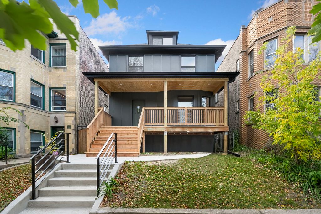 Photo for 5010 N Lawndale Avenue, Chicago, IL 60625 (MLS # 12494956)