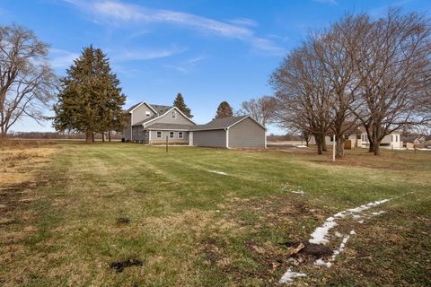 Tiny photo for 2402 N 41st Road, Sheridan, IL 60551 (MLS # 12543933)