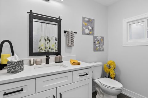 Tiny photo for 2817 N Sacramento Avenue, Chicago, IL 60618 (MLS # 12577797)