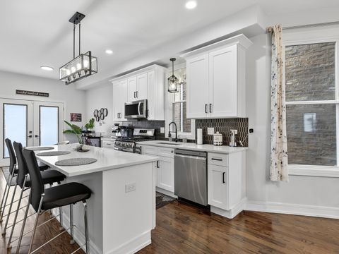 Tiny photo for 2817 N Sacramento Avenue, Chicago, IL 60618 (MLS # 12577797)