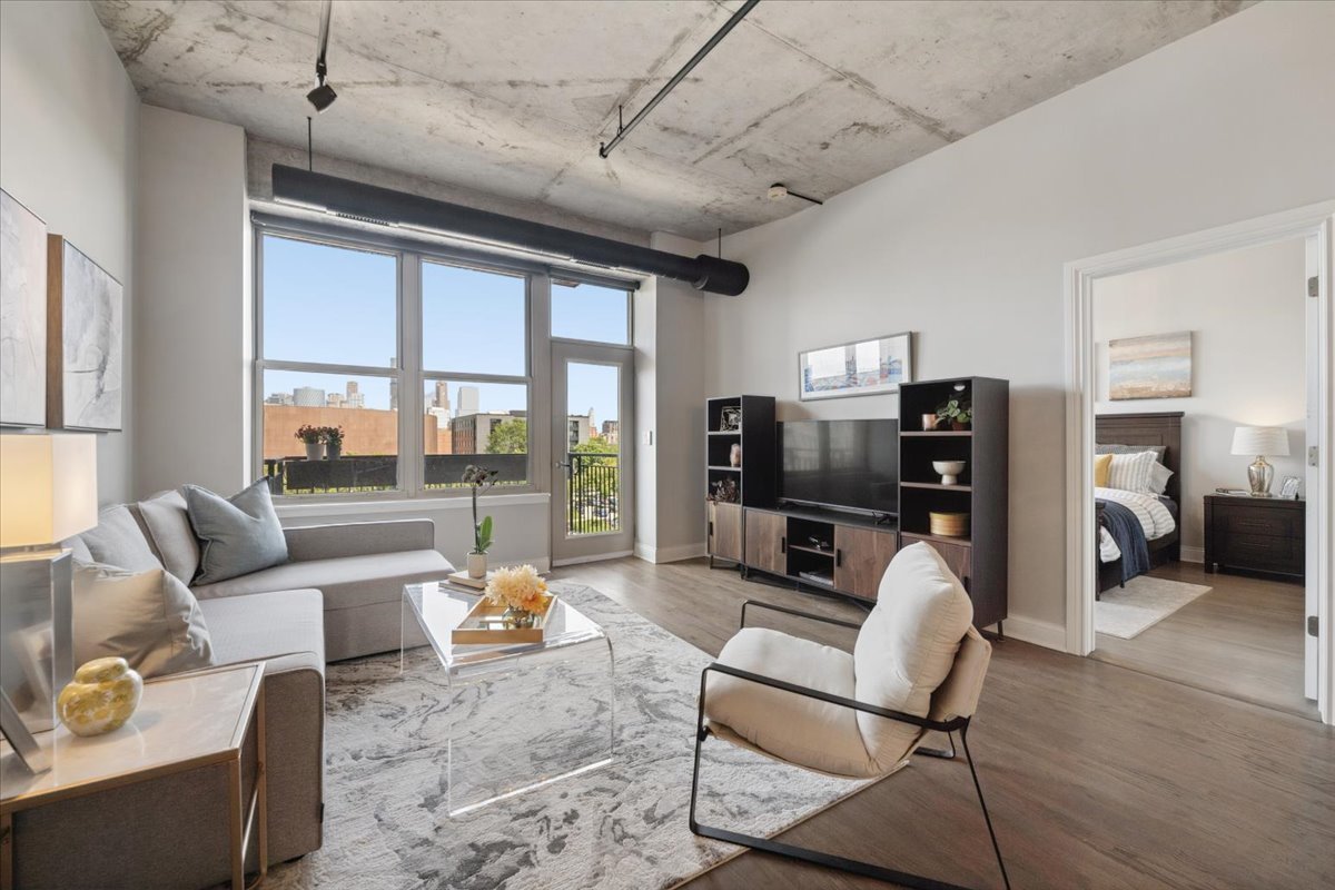 6 S Laflin Street 510