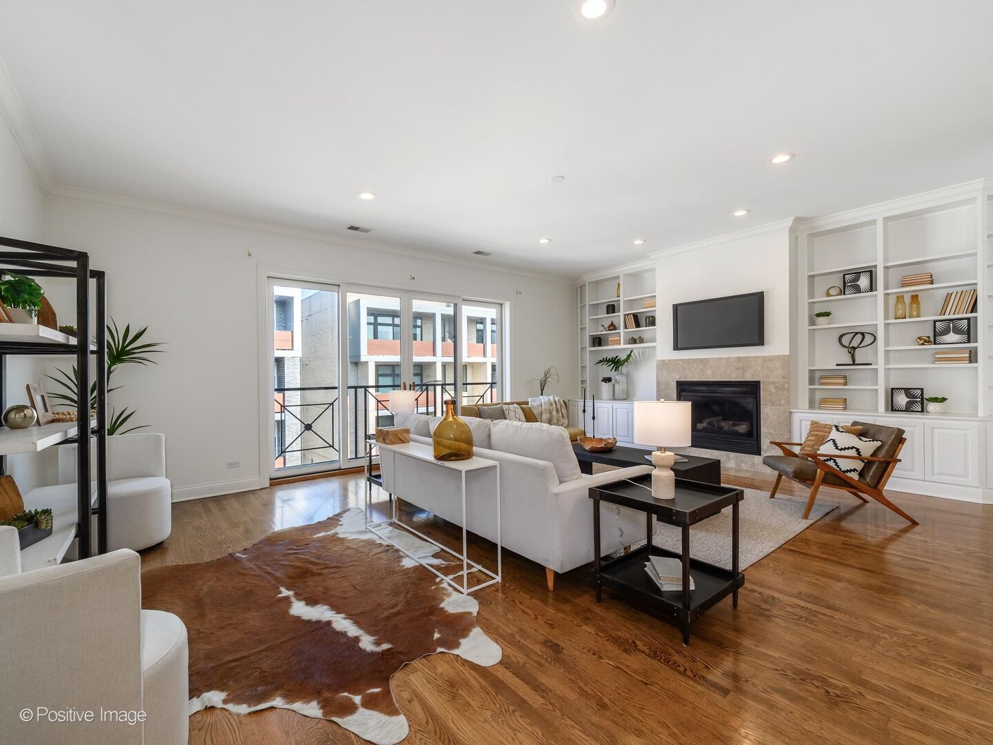 802 W WOLFRAM Street 3N